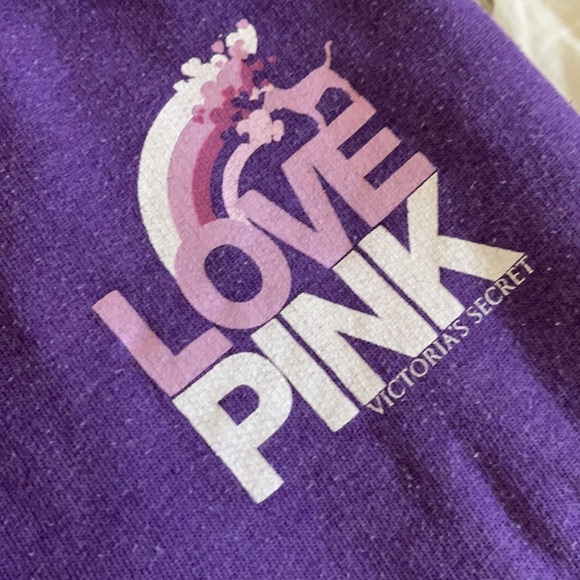 Victoria’s Secret love pink capri sweats/joggers - Picture 3 of 3